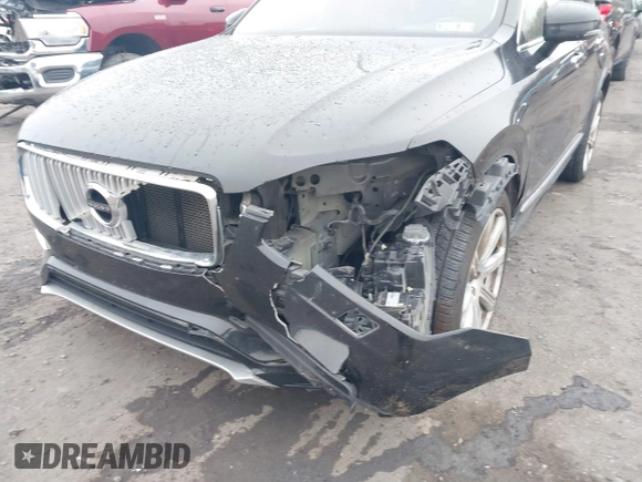 2018 Volvo XC90 Inscription with VIN YV4A22PL1J1320222, listed as a IAAI auction lot 41002251 with 137,523 mi miles. Bid and sale history available at carsss.com. Image 6.