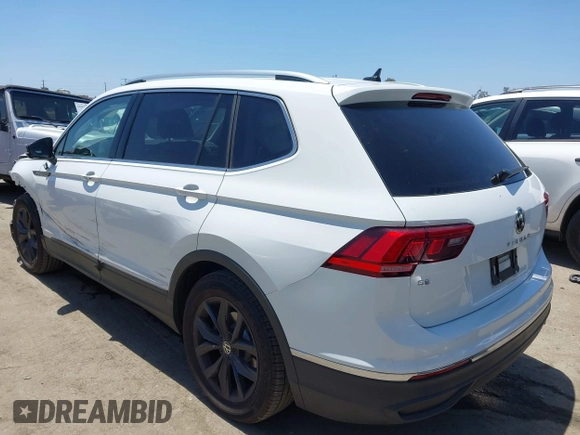 2024 Volkswagen Tiguan SE z VIN 3VVNB7AX4RM198923, wystawiony jako IAAI lot #42312597 z przebiegiem 6 827 mil mil oraz . Historia ofert i sprzedaży dostępna na DreamBid. Obrazek 3.