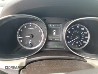 2018 Hyundai Santa Fe 2.4L z VIN 5NMZU3LB6JH104469, wystawiony jako Copart lot #57587495 z przebiegiem 78 267 mil mil oraz Szkoda całkowita • Salvage title. Historia ofert i sprzedaży dostępna na DreamBid. Obrazek 9.