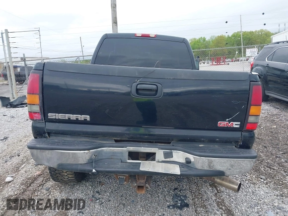 2005 GMC Sierra 2500HD SLE z VIN 1GTHK23U75F816621, wystawiony jako IAAI lot #41965293 z przebiegiem 341 770 mil mil oraz . Historia ofert i sprzedaży dostępna na DreamBid. Obrazek 16.