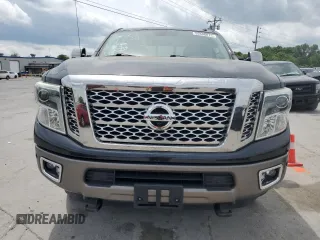 2016 Nissan Titan Platinum Reserve z VIN 1N6BA1F26GN506432, wystawiony jako Copart lot #55596075 z przebiegiem 153 972 mil mil oraz Czysty tytuł • Clean title. Historia ofert i sprzedaży dostępna na DreamBid. Obrazek 5.