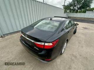 2013 Lexus ES 4dr Sdn with VIN JTHBK1GG9D2074280, listed as a Copart auction lot 55184425 with 232,217 mi miles and Clean Title. Bid and sale history available at carsss.com. Image 4.