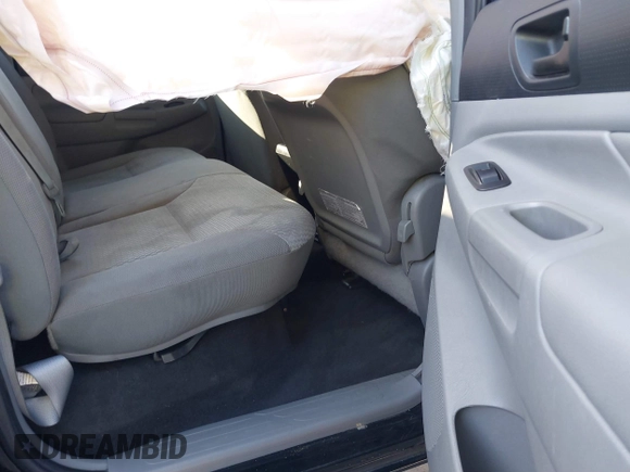 2015 Toyota Tacoma PreRunner z VIN 5TFJX4GN4FX039649, wystawiony jako IAAI lot #41240801 z przebiegiem 233 108 mil mil oraz . Historia ofert i sprzedaży dostępna na DreamBid. Obrazek 8.