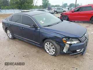 2013 Volkswagen Passat SEL Premium z VIN 1VWCH7A37DC056381, wystawiony jako IAAI lot #42426144 z przebiegiem 261 626 mil mil oraz . Historia ofert i sprzedaży dostępna na DreamBid. Obrazek 1.
