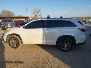 2014 Toyota Highlander XLE z VIN 5TDKKRFH9ES034849, wystawiony jako IAAI lot #41792720 z przebiegiem 171 521 mil mil oraz . Historia ofert i sprzedaży dostępna na DreamBid. Obrazek 14.