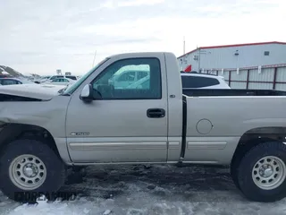 2000 Chevrolet Silverado 1500 with VIN 1GCEK14T1YZ362274, listed as a IAAI auction lot 41636856 with 136,879 mi miles. Bid and sale history available at carsss.com. Image 15.