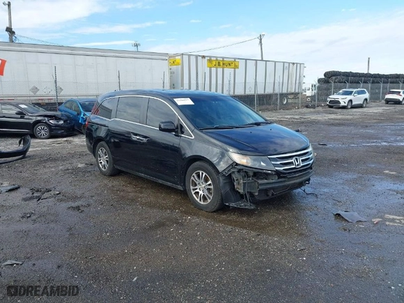 2011 Honda Odyssey EX-L with VIN 5FNRL5H62BB069118, listed as a IAAI auction lot 41808017 with 138,271 mi miles. Bid and sale history available at carsss.com. Image 1.