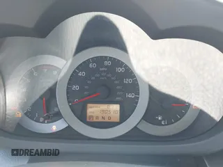 2008 Toyota RAV4 Sport z VIN JTMZK32V886014913, wystawiony jako IAAI lot #42303952 z przebiegiem 190 510 mil mil oraz . Historia ofert i sprzedaży dostępna na DreamBid. Obrazek 7.