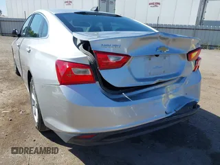 2016 Chevrolet Malibu LS z VIN 1G1ZB5ST9GF340558, wystawiony jako IAAI lot #42520463 z przebiegiem 104 296 mil mil oraz . Historia ofert i sprzedaży dostępna na DreamBid. Obrazek 6.