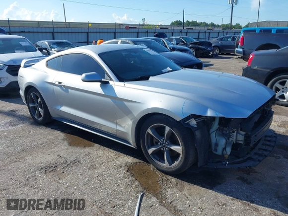 2015 Ford Mustang V6 z VIN 1FA6P8AM8F5369227, wystawiony jako IAAI lot #42607851 z przebiegiem 135 428 mil mil oraz . Historia ofert i sprzedaży dostępna na DreamBid. Obrazek 1.