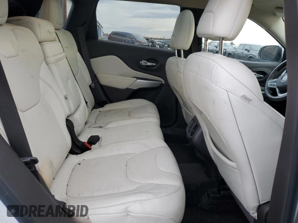 2017 Jeep Cherokee Overland z VIN 1C4PJMJS6HW589275, wystawiony jako Copart lot #51163465 z przebiegiem 76 214 mil mil oraz Szkoda całkowita • Salvage title. Historia ofert i sprzedaży dostępna na DreamBid. Obrazek 12.