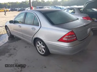 2003 Mercedes-Benz C 240 с VIN WDBRF61J53F422376, выставлен на аукционе IAAI как лот 42262562 с пробегом 167 003 миль миль и . История ставок и продаж доступна на DreamBid. Изображение 3.