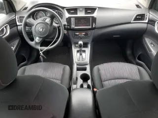 2019 Nissan Sentra S z VIN 3N1AB7AP7KY406923, wystawiony jako Copart lot #55166185 z przebiegiem 58 858 mil mil oraz Szkoda całkowita • Salvage title. Historia ofert i sprzedaży dostępna na DreamBid. Obrazek 8.