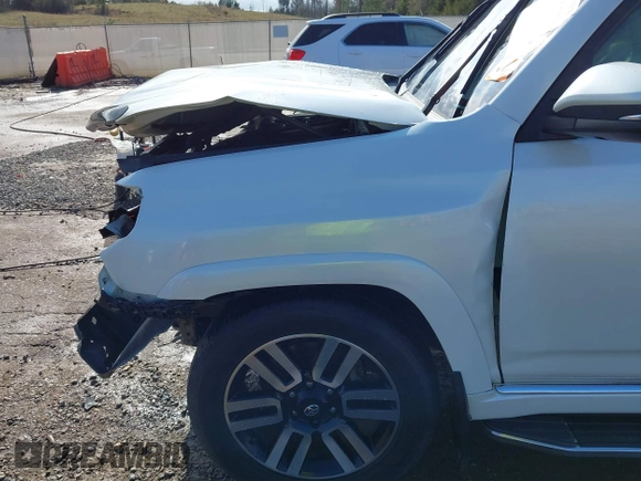2014 Toyota 4Runner SR5 with VIN JTEZU5JR7E5078142, listed as a IAAI auction lot 41191786 with 197,512 mi miles and . Bid and sale history available at DreamBid. Image 18.