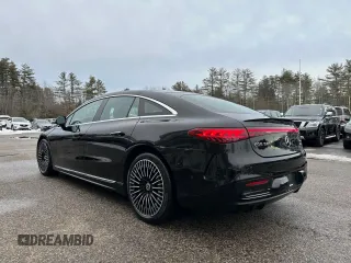 2022 Mercedes-Benz EQS 580 z VIN W1KCG4EB7NA021431, wystawiony jako Copart lot #44053605 z przebiegiem 28 708 mil mil oraz Czysty tytuł • Clean title. Historia ofert i sprzedaży dostępna na DreamBid. Obrazek 3.