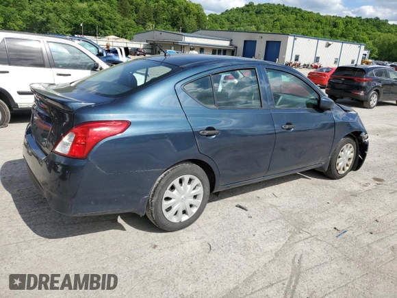 2017 Nissan Versa SV z VIN 3N1CN7AP3HL870121, wystawiony jako Copart lot #57653475 z przebiegiem 164 078 mil mil oraz Szkoda całkowita • Salvage title. Historia ofert i sprzedaży dostępna na DreamBid. Obrazek 3.