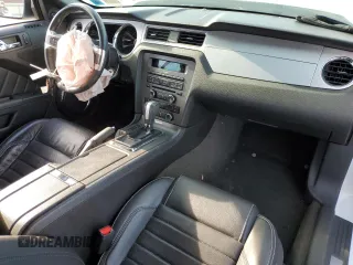 2014 Ford Mustang V6 z VIN 1ZVBP8EMXE5218467, wystawiony jako Copart lot #43163375 z przebiegiem 47 820 mil mil oraz Nie do naprawy • Non repairable. Historia ofert i sprzedaży dostępna na DreamBid. Obrazek 8.