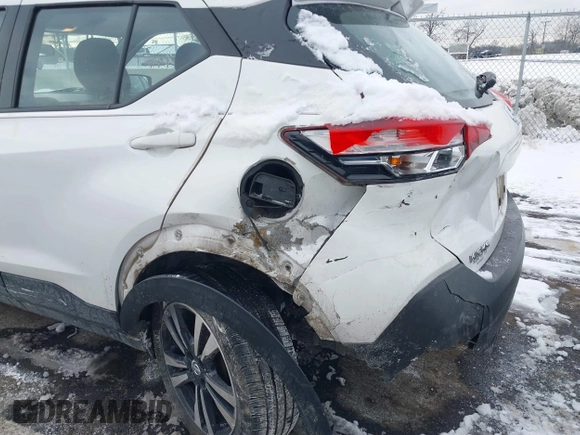 2019 Nissan Kicks S with VIN 3N1CP5CU0KL542096, listed as a IAAI auction lot 41390268 with 115,861 mi miles and . Bid and sale history available at carsss.com. Image 6.