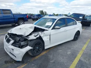2007 BMW 3 Series 328i with VIN WBAVA33527PG40286, listed as a IAAI auction lot 39151325 with 1 mi miles. Bid and sale history available at carsss.com. Image 2.