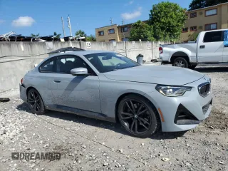 2022 BMW 2 Series 230i z VIN 3MW23CM06N8C59212, wystawiony jako Copart lot #59543875 z przebiegiem 43 097 mil mil oraz Szkoda całkowita • Salvage title. Historia ofert i sprzedaży dostępna na DreamBid. Obrazek 4.