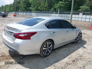 2017 Nissan Altima SR z VIN 1N4AL3AP8HC257299, wystawiony jako IAAI lot #42312909 z przebiegiem 50 154 mil mil oraz . Historia ofert i sprzedaży dostępna na DreamBid. Obrazek 4.