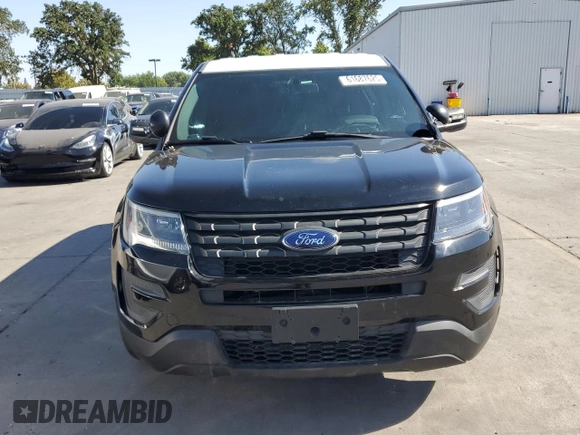 2017 Ford Police Interceptor Utility с VIN 1FM5K8AR3HGC34773, выставлен на аукционе Copart как лот 61687625 с пробегом Не указан миль и Чистый • Clean title. История ставок и продаж доступна на DreamBid. Изображение 5.