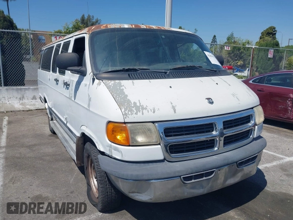 2001 Dodge Passenger z VIN 2B5WB35Z51K561431, wystawiony jako IAAI lot #42003952 z przebiegiem 171 240 mil mil oraz . Historia ofert i sprzedaży dostępna na DreamBid. Obrazek 1.