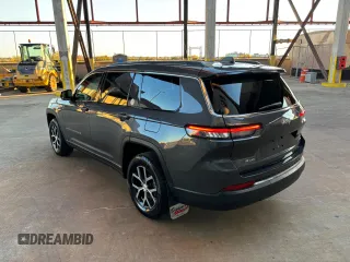 2023 Jeep Grand Cherokee Limited z VIN 1C4RJKBG4P8840711, wystawiony jako Copart lot #56185315 z przebiegiem 8 076 mil mil oraz Szkoda całkowita • Salvage title. Historia ofert i sprzedaży dostępna na DreamBid. Obrazek 3.