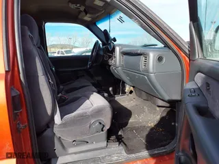 2001 Chevrolet Silverado 1500 LT with VIN 2GCEK19T511357232, listed as a IAAI auction lot 41444790 with 203,262 mi miles. Bid and sale history available at carsss.com. Image 5.