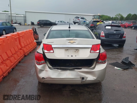 2014 Chevrolet Cruze LS with VIN 1G1PA5SH6E7132957, listed as a IAAI auction lot 42146562 with 130,117 mi miles and . Bid and sale history available at DreamBid. Image 16.
