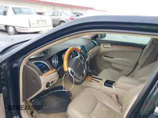 2012 Chrysler 300 C z VIN 2C3CCAET9CH279806, wystawiony jako IAAI lot #42385827 z przebiegiem 148 708 mil mil oraz . Historia ofert i sprzedaży dostępna na DreamBid. Obrazek 12.