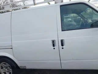 2004 Chevrolet Astro Cargo Van with VIN 1GCDM19X14B113882, listed as a IAAI auction lot 41211183 with 151,716 mi miles. Bid and sale history available at carsss.com. Image 13.