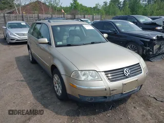2001 Volkswagen Passat GLS z VIN WVWVD63B61E177862, wystawiony jako IAAI lot #42448342 z przebiegiem 129 455 mil mil oraz . Historia ofert i sprzedaży dostępna na DreamBid. Obrazek 1.