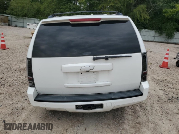 2008 Chevrolet Suburban LT w/2LT with VIN 3GNFK16318G141833, listed as a Copart auction lot 67261104 with 164,522 mi miles and Salvage Title. Bid and sale history available at carsss.com. Image 6.