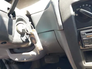 1997 Nissan Sentra XE z VIN 3N1AB41D5VL026257, wystawiony jako IAAI lot #41286097 z przebiegiem 125 583 mil mil oraz . Historia ofert i sprzedaży dostępna na DreamBid. Obrazek 11.