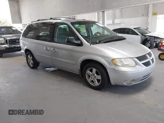 2005 Dodge Caravan SXT with VIN 2D4GP44L65R335656, listed as a IAAI auction lot 42526728 with 322,176 mi miles and . Bid and sale history available at DreamBid. Image 1.