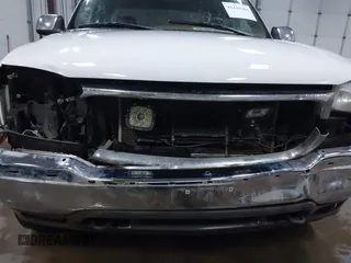 2000 GMC Sierra 2500 SLE z VIN 1GTGK29U5YZ195420, wystawiony jako IAAI lot #41440301 z przebiegiem 212 149 mil mil oraz . Historia ofert i sprzedaży dostępna na DreamBid. Obrazek 6.