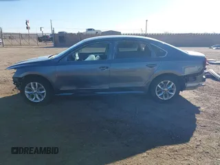 2017 Volkswagen Passat S z VIN 1VWAT7A39HC071640, wystawiony jako IAAI lot #41686081 z przebiegiem 136 638 mil mil oraz . Historia ofert i sprzedaży dostępna na DreamBid. Obrazek 15.