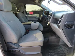 2022 Ford F-350 XL z VIN 1FTRF3A66NEG41366, wystawiony jako Copart lot #55134315 z przebiegiem 34 356 mil mil oraz Szkody całkowita. Historia ofert i sprzedaży dostępna na DreamBid. Obrazek 5.