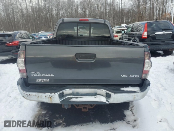 2013 Toyota Tacoma z VIN 5TFUU4EN2DX052230, wystawiony jako Copart lot #43802675 z przebiegiem 102 410 mil mil oraz Szkoda całkowita • Salvage title. Historia ofert i sprzedaży dostępna na DreamBid. Obrazek 6.