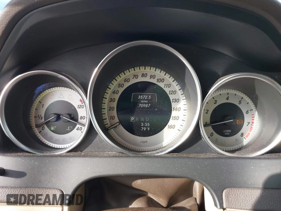 2015 Mercedes-Benz C-Class C 250 with VIN WDDGJ4HBXFG360200, listed as a IAAI auction lot 40952908 with 70,987 mi miles. Bid and sale history available at carsss.com. Image 7.