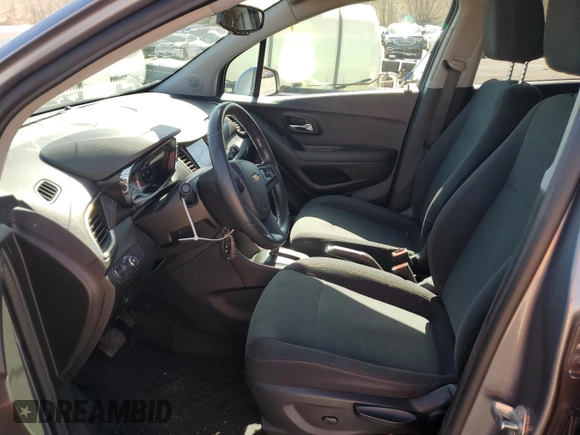 2020 Chevrolet Trax LS z VIN 3GNCJNSB3LL276516, wystawiony jako Copart lot #52796185 z przebiegiem 70 701 mil mil oraz Szkoda całkowita • Salvage title. Historia ofert i sprzedaży dostępna na DreamBid. Obrazek 7.