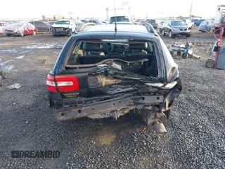 2002 Volvo V40 z VIN YV1VW29512F803232, wystawiony jako IAAI lot #41117493 z przebiegiem 195 964 mil mil oraz . Historia ofert i sprzedaży dostępna na DreamBid. Obrazek 17.