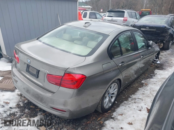 2016 BMW 3 Series 320i xDrive z VIN WBA8E5G5XGNU20345, wystawiony jako IAAI lot #41450461 z przebiegiem 155 607 mil mil oraz . Historia ofert i sprzedaży dostępna na DreamBid. Obrazek 4.