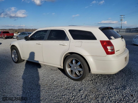 2007 Dodge Magnum with VIN 2D4FV47T27H695612, listed as a Copart auction lot 87286584 with 118,879 mi miles and Salvage Title. Bid and sale history available at carsss.com. Image 2.