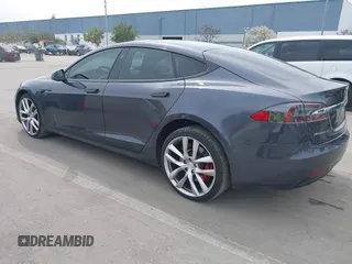 2016 Tesla Model S 90D с VIN 5YJSA1E40GF172502, выставлен на аукционе IAAI как лот 41841406 с пробегом 83 660 миль миль и . История ставок и продаж доступна на DreamBid. Изображение 3.