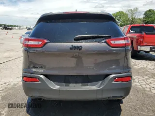 2018 Jeep Cherokee Latitude z VIN 1C4PJMCB7JD509688, wystawiony jako Copart lot #57351485 z przebiegiem 223 464 mil mil oraz Szkoda całkowita • Salvage title. Historia ofert i sprzedaży dostępna na DreamBid. Obrazek 6.