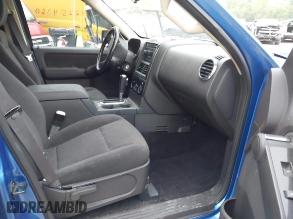 2010 Ford Explorer z VIN 1FMEU7D8XAUA09684, wystawiony jako IAAI lot #42254360 z przebiegiem 106 736 mil mil oraz . Historia ofert i sprzedaży dostępna na DreamBid. Obrazek 5.