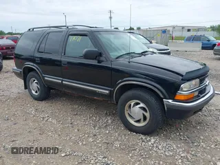 2002 Chevrolet Blazer LS with VIN 1GNDT13W2W2222929, listed as a IAAI auction lot 42577071 with 142,310 mi miles and . Bid and sale history available at DreamBid. Image 1.