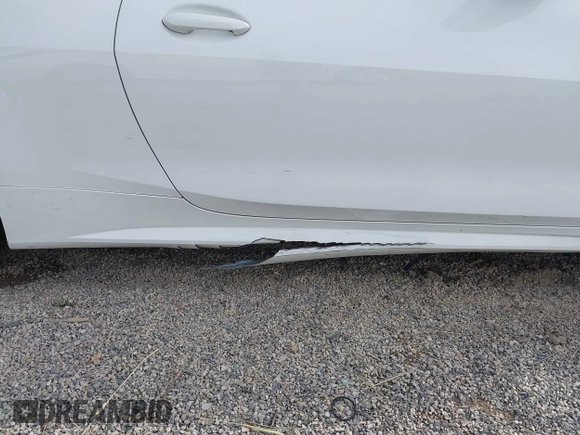2021 BMW 4 Series 430i xDrive z VIN WBA73AP05MCG14970, wystawiony jako IAAI lot #42335790 z przebiegiem 69 926 mil mil oraz . Historia ofert i sprzedaży dostępna na DreamBid. Obrazek 19.